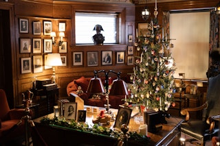 The Oliver Mansion Den